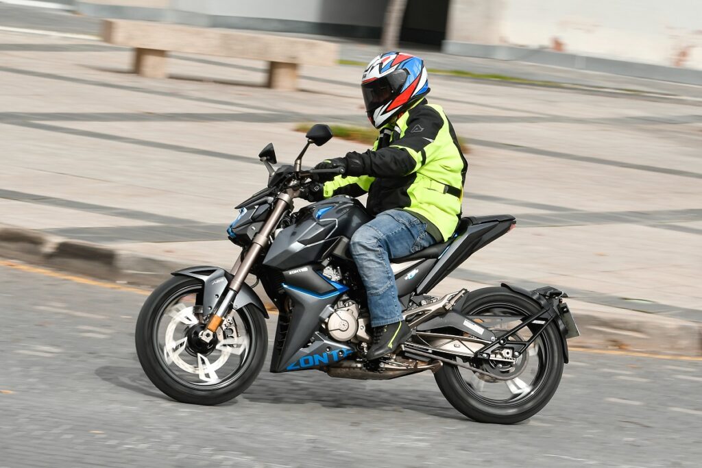 Voge 125R: este es su precio y las motos naked rivales 16 Zontes U125
