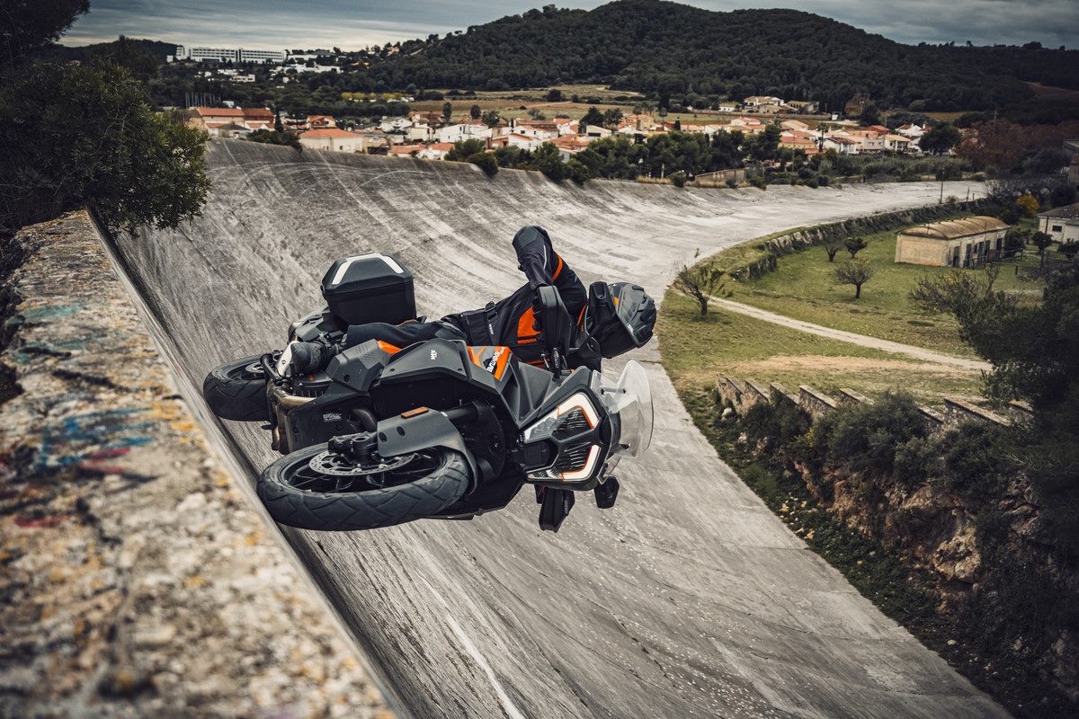 ktm 1290 super adventure s 2021 1