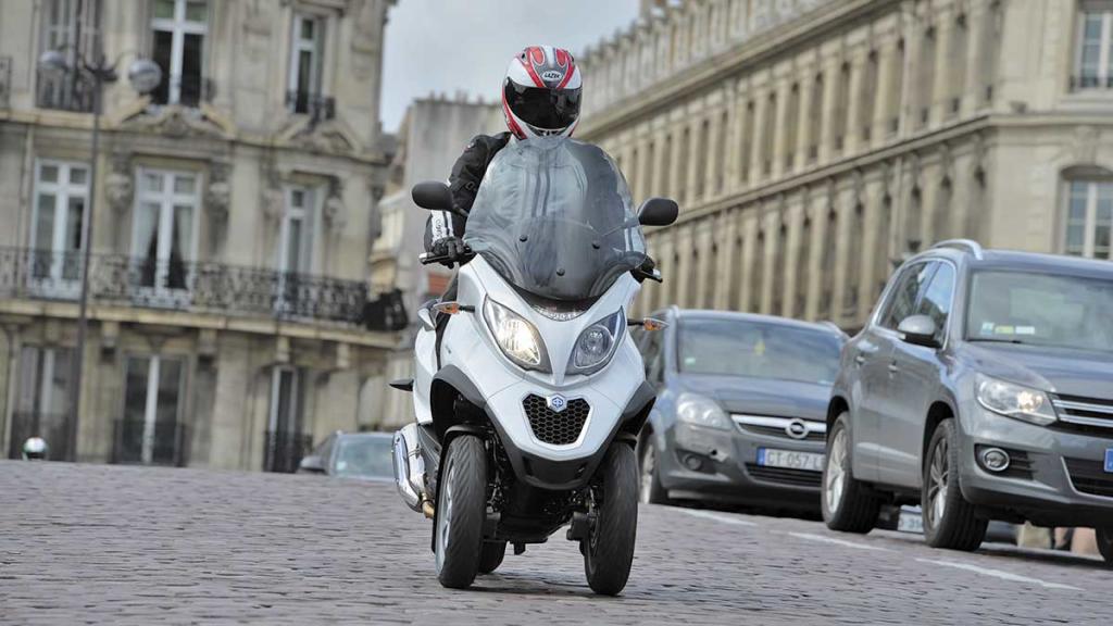 Piaggio MP3. El pionero entre los scooter de tres ruedas 9 Piaggio MP3