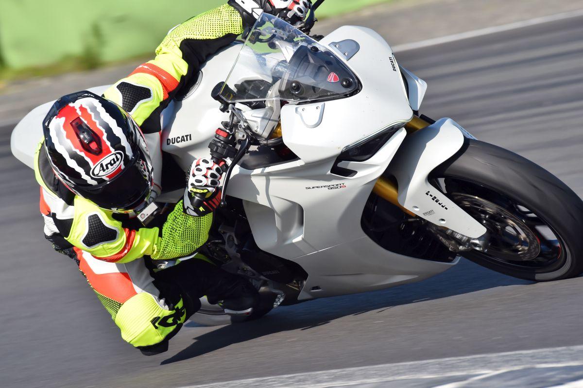 Tandas en circuito: ¿qué equipamiento es necesario? 1 ducati supersport 3 g
