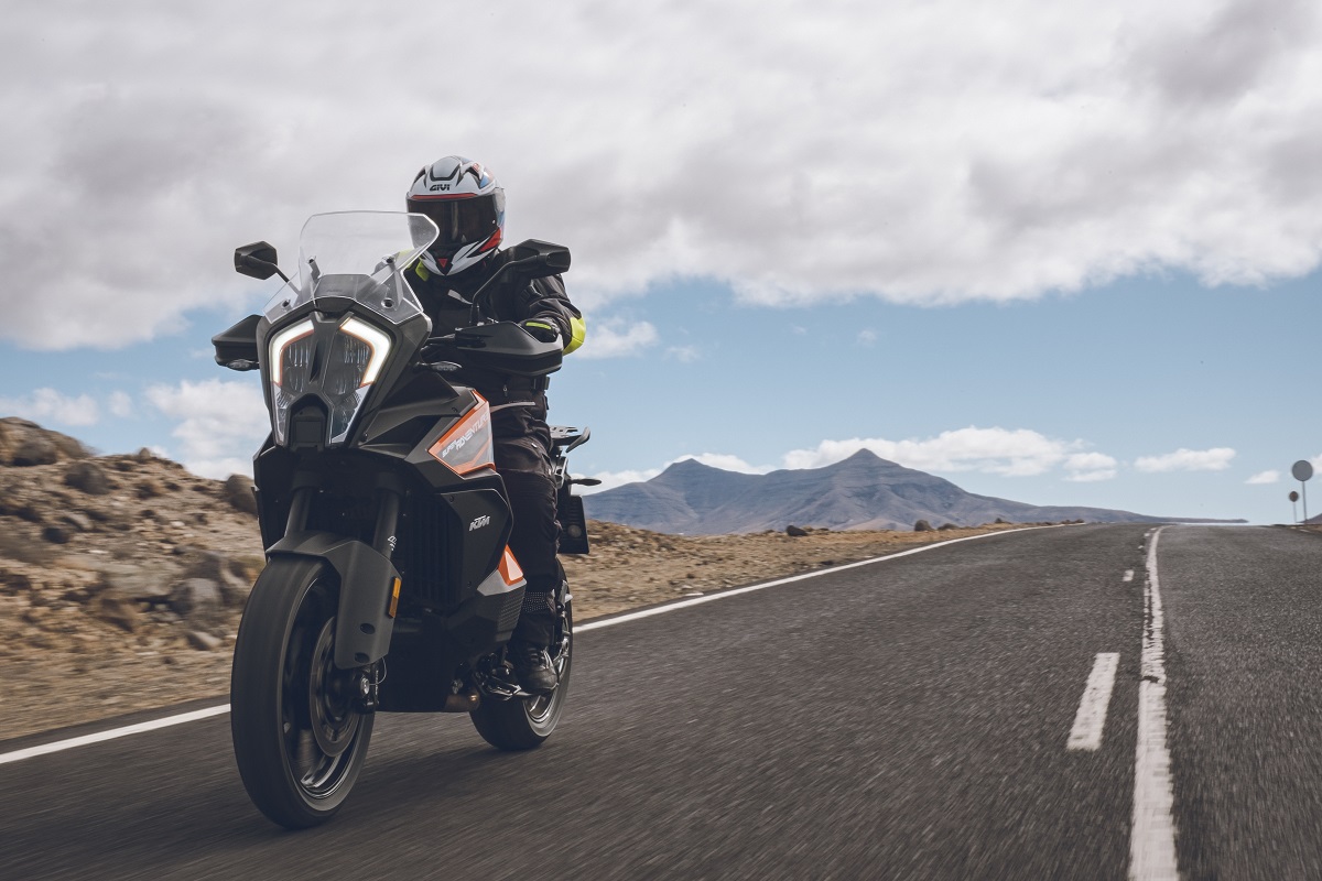 ktm 1290 super adventure s 2021 1