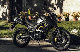 Las nuevas motos de 125 cc para conducir con carné de coche en 2021 16 MITT 125 TK