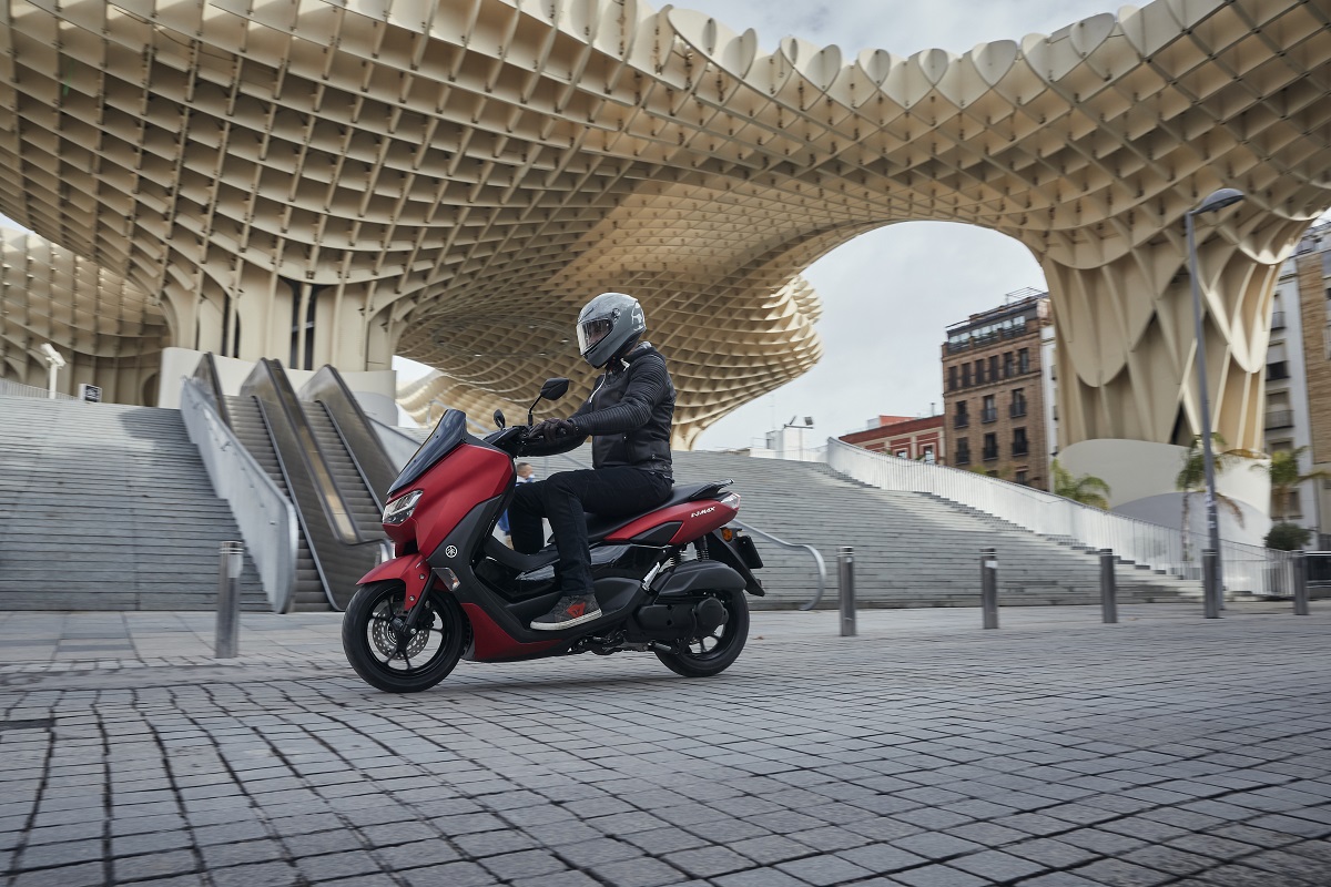 La apuesta de Yamaha para los scooters urbanos que se pueden conducir con el carné de coche 8