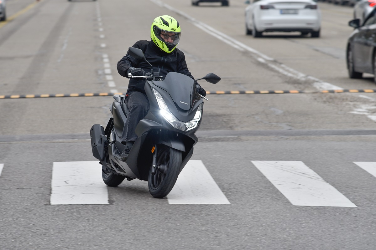 El scooter 125 urbano que aporta mayor grado de confort 18