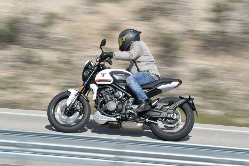 Triumph calienta motores de cara a la primavera con un amplio surtido de promociones 11 triumph trident 36 g