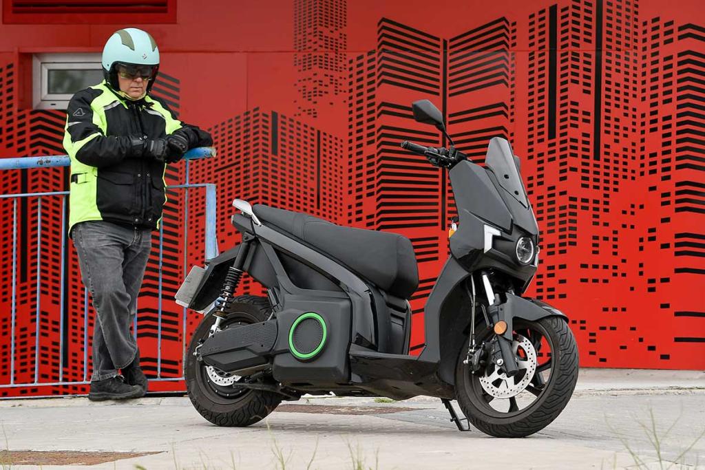 Así es la moto eléctrica más vendida de España 15 Silence S01