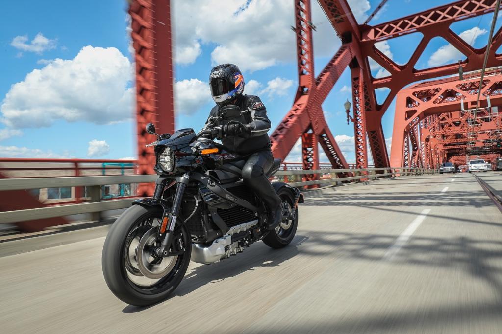 Qué carnet necesitas para conducir una moto eléctrica 8 motoelectrica