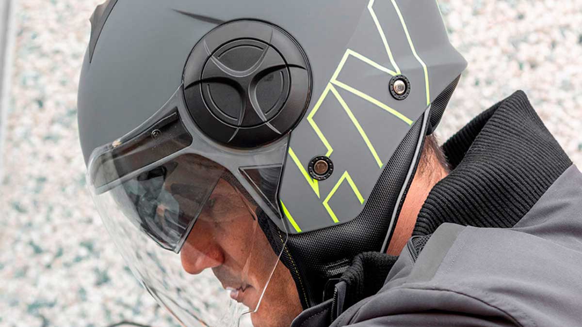 Hevik anima a usar el casco de tipo jet durante todo el año 1 01.hevikmetropole