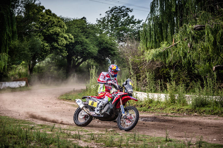 Barreda vuelve al liderato tras ganar la tercera etapa del Dakar 1 02 4