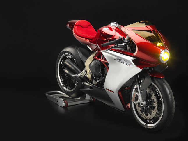 MV Agusta Superveloce 800 Serie Oro: de prototipo a modelo de producción 1 02 mv f3 superveloce 3 4 ant