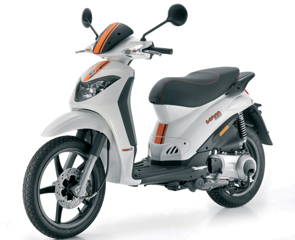 Novedades 2010 Scooter 1 05 SONAR 125 4T1