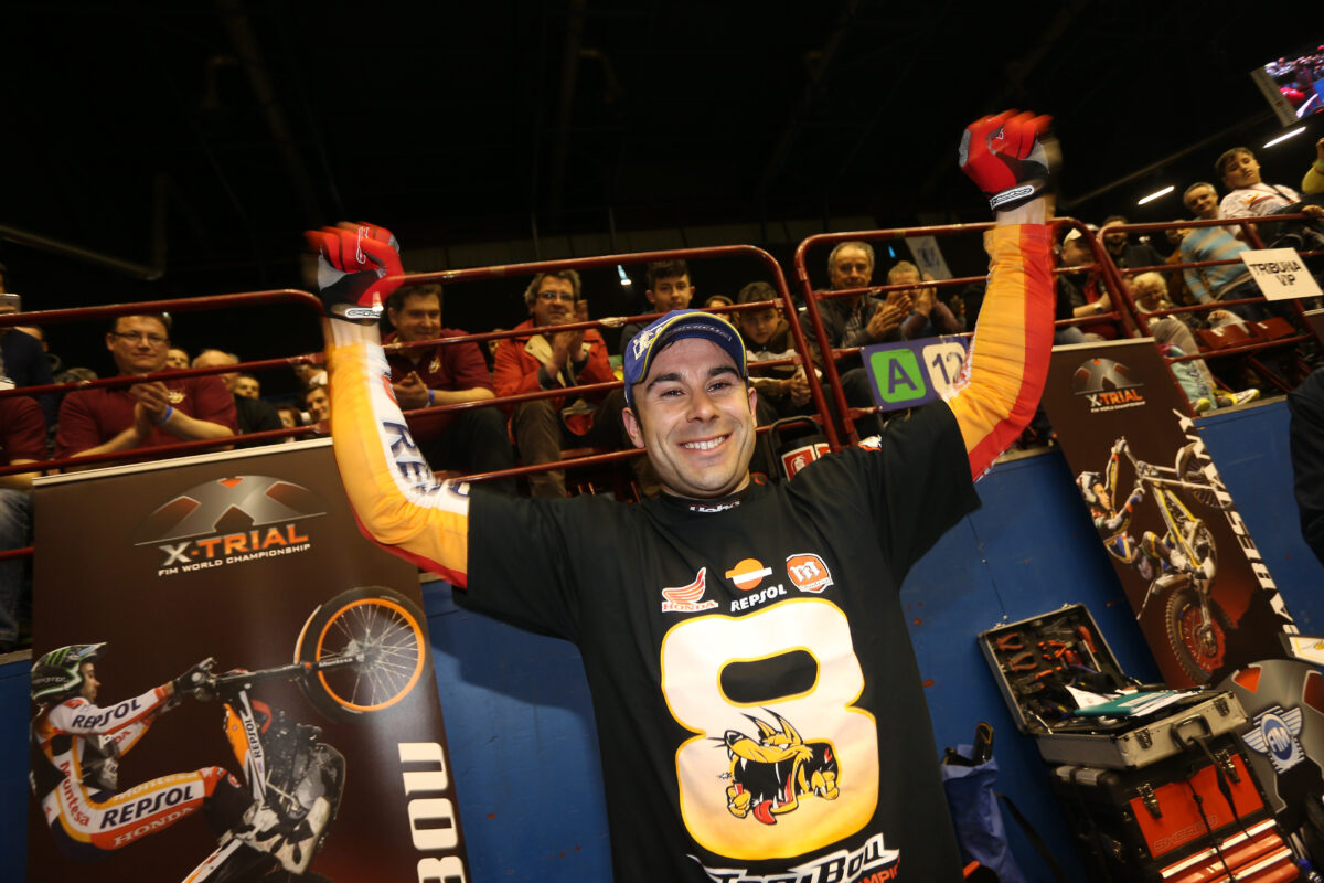 Toni Bou "suma y sigue". En Milán se anota el 8º cetro mundial consecutivo de Trial indoor 1 05615032014xtrialmilano