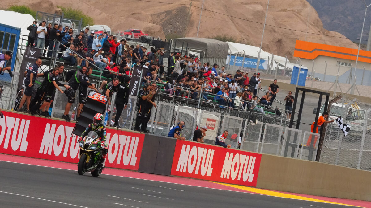 WSBK Argentina: Rea se impone en la 1ª manga y suma su novena victoria consecutiva 1 05722r12action