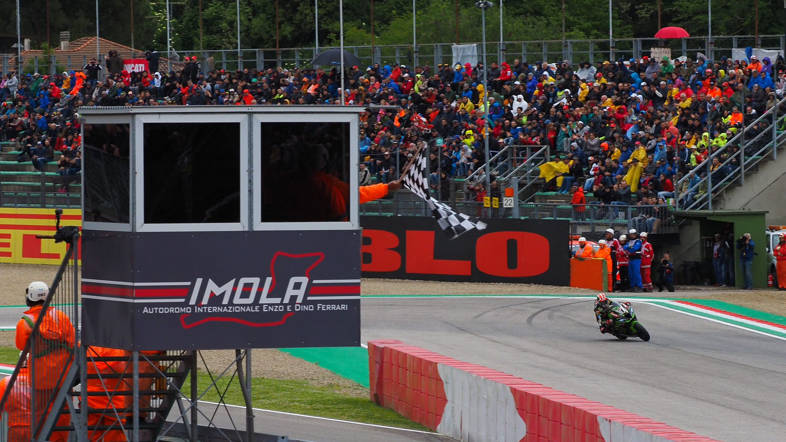 WSBK Imola: Rea también logra ser el mejor en la carrera "Superpole" 5 06042r5action scaled