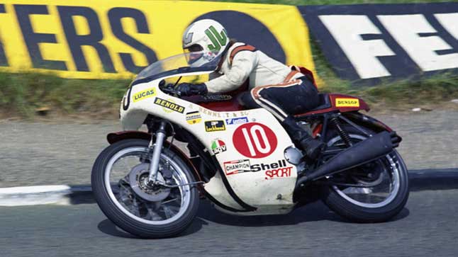 El papel de Triumph en la historia de la motos deportivas durante el siglo XX 1 19745 1i