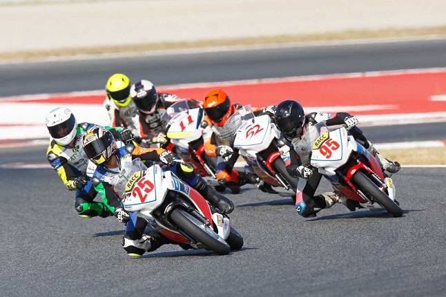 Uviña domina la Copa Honda CBR250R 1 2 10