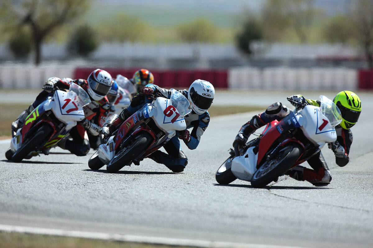 Comienza la Copa Honda CBR 250 R 2014 1 2 8