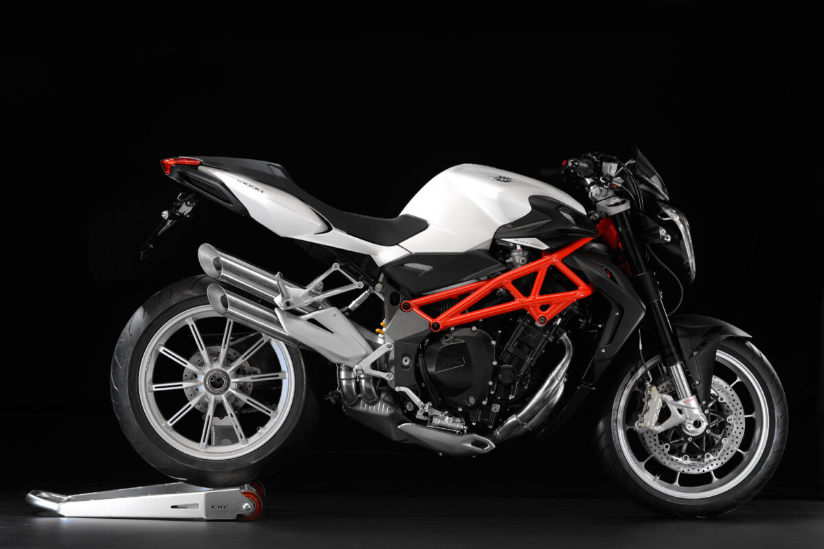 MV Agusta Brutale 1090: Novedad 2013 1 2012 10 30 IMG 2012 10 30 135640 mv agusta brutale 1090