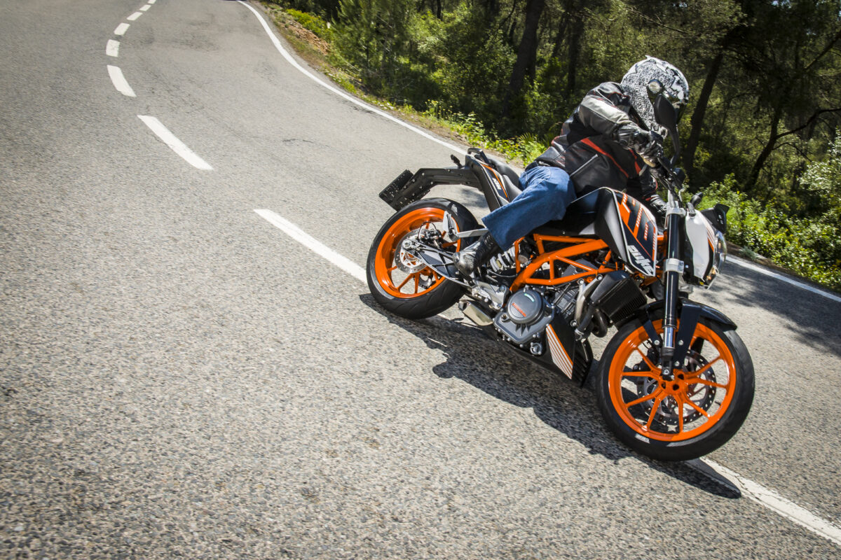 Así va la nueva KTM 390 Duke 1 2013 06 04ktm390spain