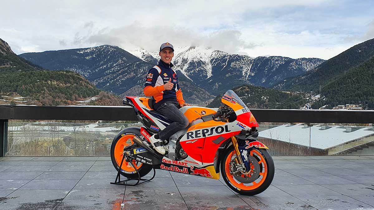 Vídeo: el equipo Repsol sorprende a Espargaró con su futura Honda RC213V