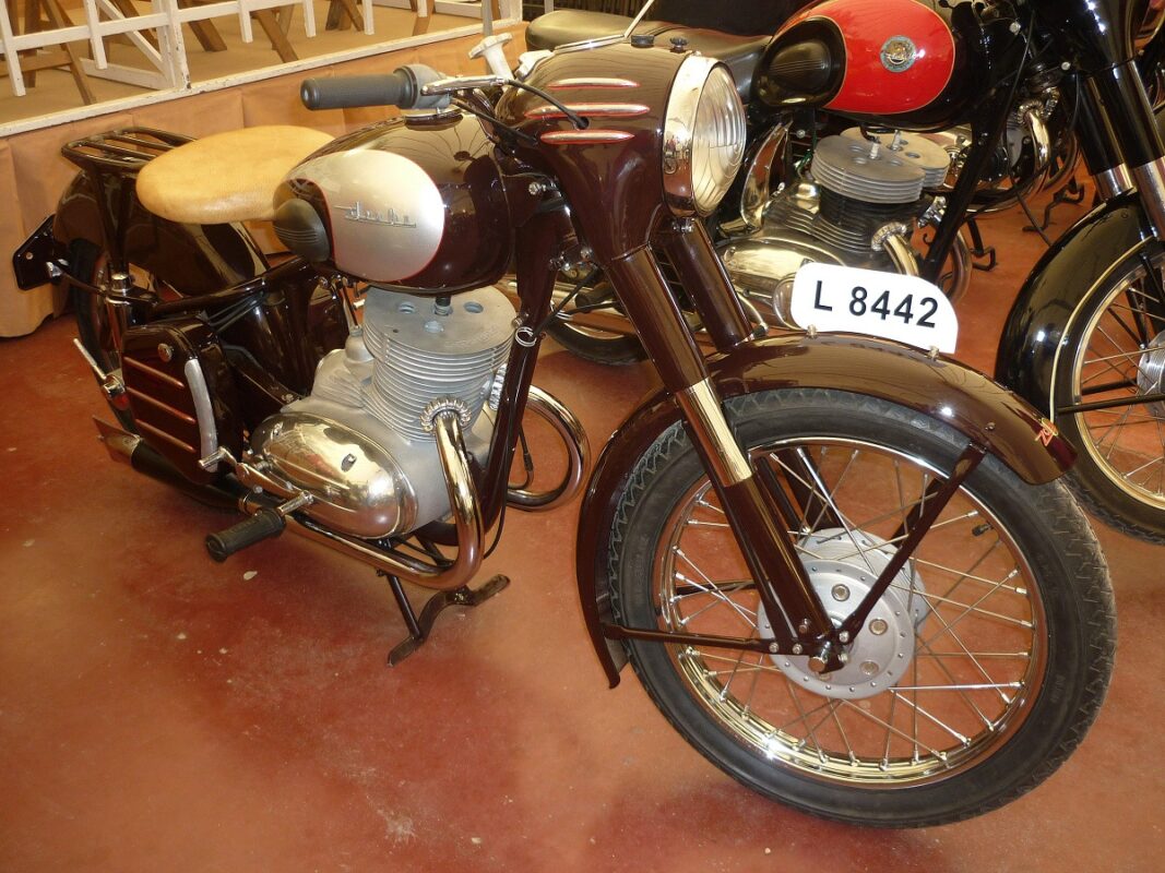 2560px derbi250cc1955