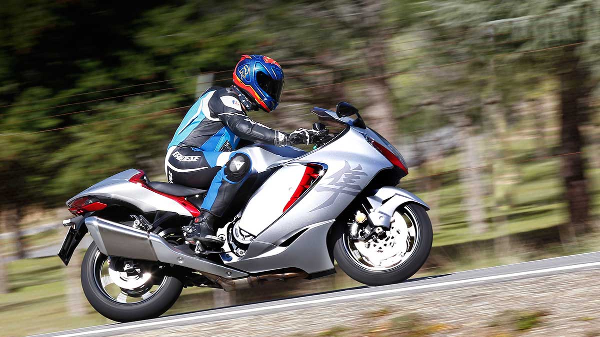 Vídeo: Suzuki Hayabusa 2021 vs halcón peregrino, un duelo contra el viento 6 34hayabusa