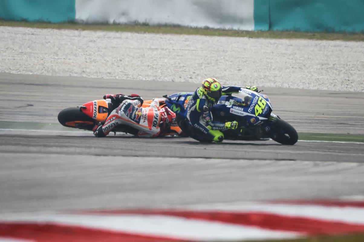 Rossi pierde el temple y tira a Márquez. Victoria inapelable de Pedrosa en el G.P. de Malasia 5 46 rossi 93 marquezti161680.galleryfulltoplg