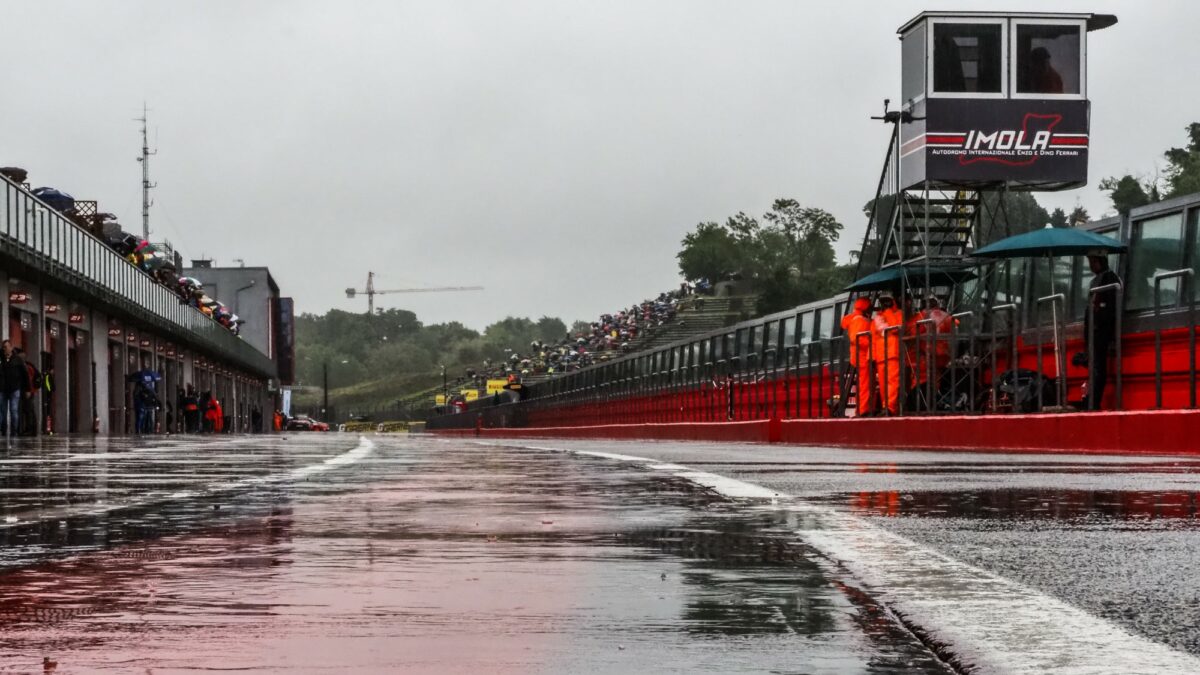 Mundial de Superbike en Imola: las fuertes lluvias obligan a cancelar la tercera carrera 1 52832r05ambiencefull