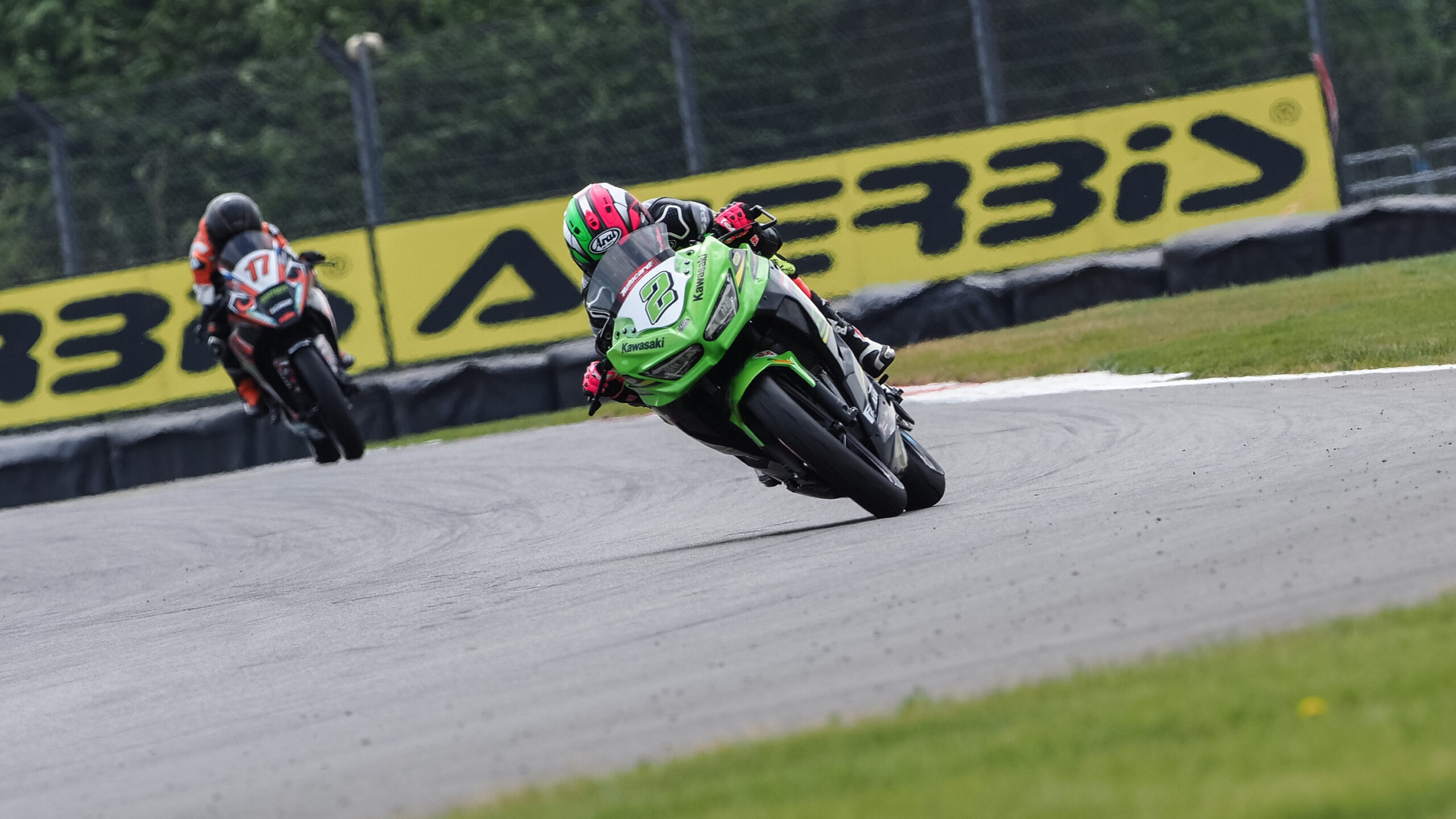 Ana Carrasco reina en Donington y es más líder del Mundial de Supersport 300 7 56634r6action scaled