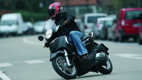 Aprilia Scarabeo 125 ie 1 Accion4