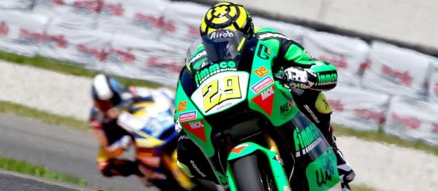 Toni Elías mantiene el liderato en el GP de Italia 1 Andrea Iannone