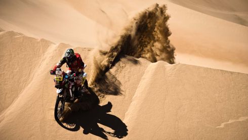 Joan Barreda vence a Marc Coma en la 10ª etapa 1 Dakar 2012