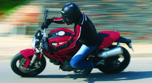 Perdiendo aceite 1 Ducati 696