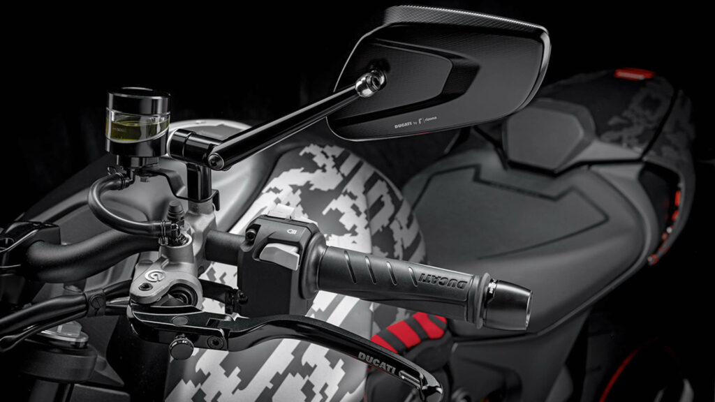Personaliza tu Ducati Monster aún con estos dos kits complementarios 4 accesorio-ducati-monster