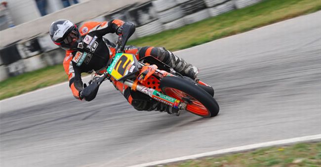 Doble victoria de Cucharrera en el Nacional de Supermotard 1 Francesc Cucharrera