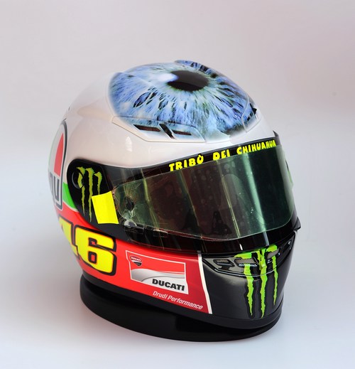 Valentino Rossi y AGV proyectan los cascos más formidables del campeonato mundial de motociclismo. 1 HELMETWEB