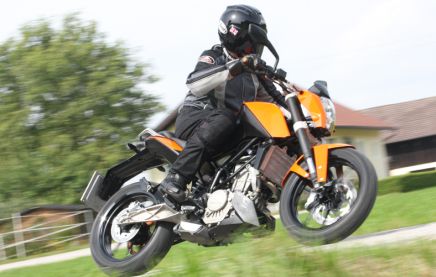 Exclusiva: KTM Duke 125 en acción 1 KTM Duke 125