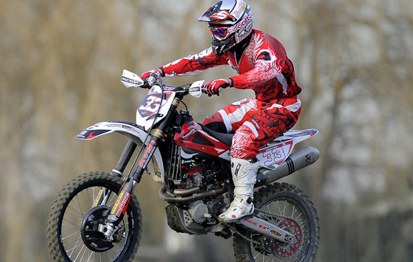 Melandri se prepara para el Mundial practicando enduro 1 Melandri1