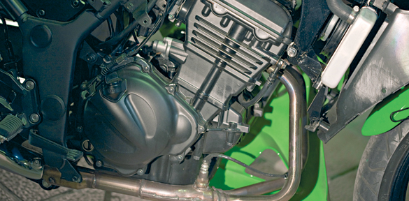 Kawasaki Ninja 250R (4.599 -) 1 NINJA2 2