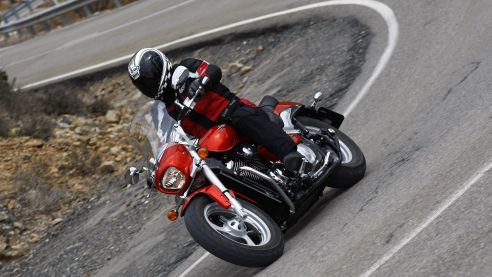 Probamos la Suzuki M800, la Intruder más marchosa 1 Suzuki M800 accion