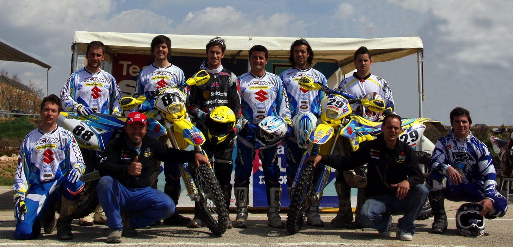 ¿Quieres sentirte piloto oficial Suzuki? 1 Suzuki end1