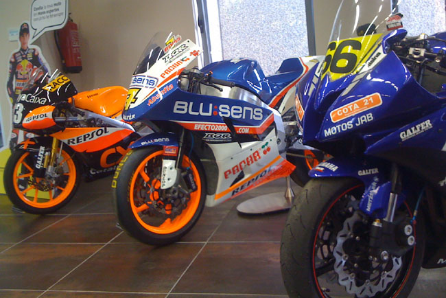 La Yamaha Challenge R Metzeler, representada en la primera edición del Galfer Day. 1 Yamaha 7
