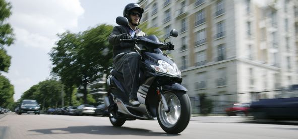 15 años, nueva edad mínima para conducir ciclomotores 1 Yamaha Jog