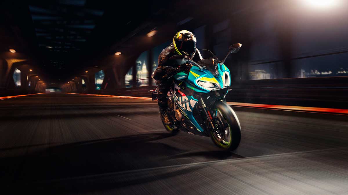 CF Moto 300 SR: ahora con 500 euros de descuento 4