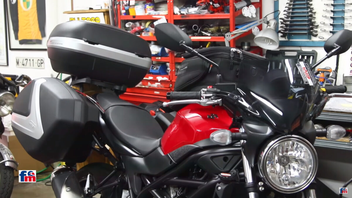 Cómo convertir con GIVI una naked en una GT 1 accesorios