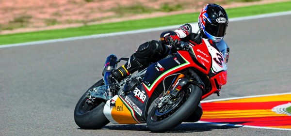 Nos subimos a la Aprilia RSV4 Superbike 1 aprilia 3