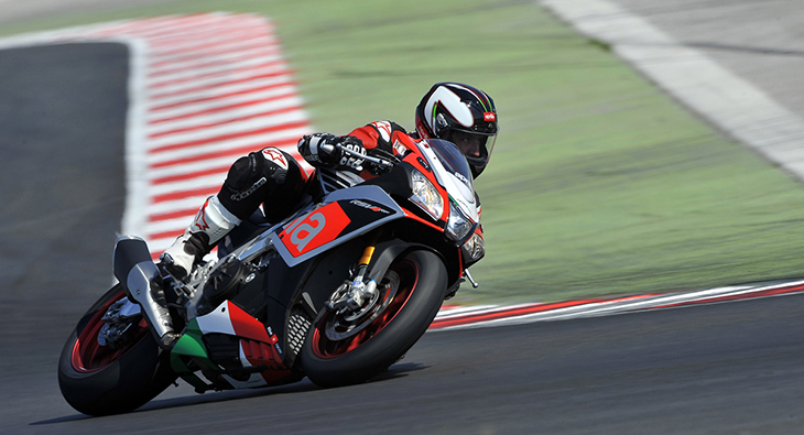 ¿Quieres rodar con una Aprilia RSV4 o Tuono V4 1100 en Jerez? 1 apriliaconcursobearacer