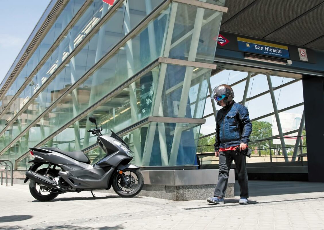Cuánto ahorrarías en tiempo y dinero moviéndote en scooter: lo analizamos 1 beneficiosmoverteenscooter