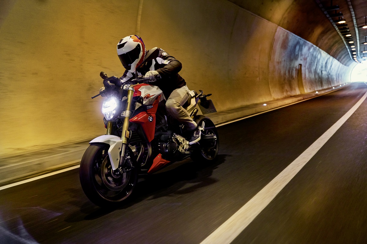 BMW F 900 R: el poder de la electrónica 5 bmwf900r 1 1