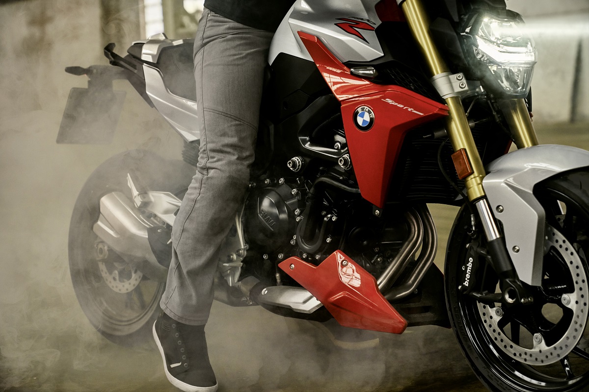 BMW F 900 R el motor alem n m s grande de su clase